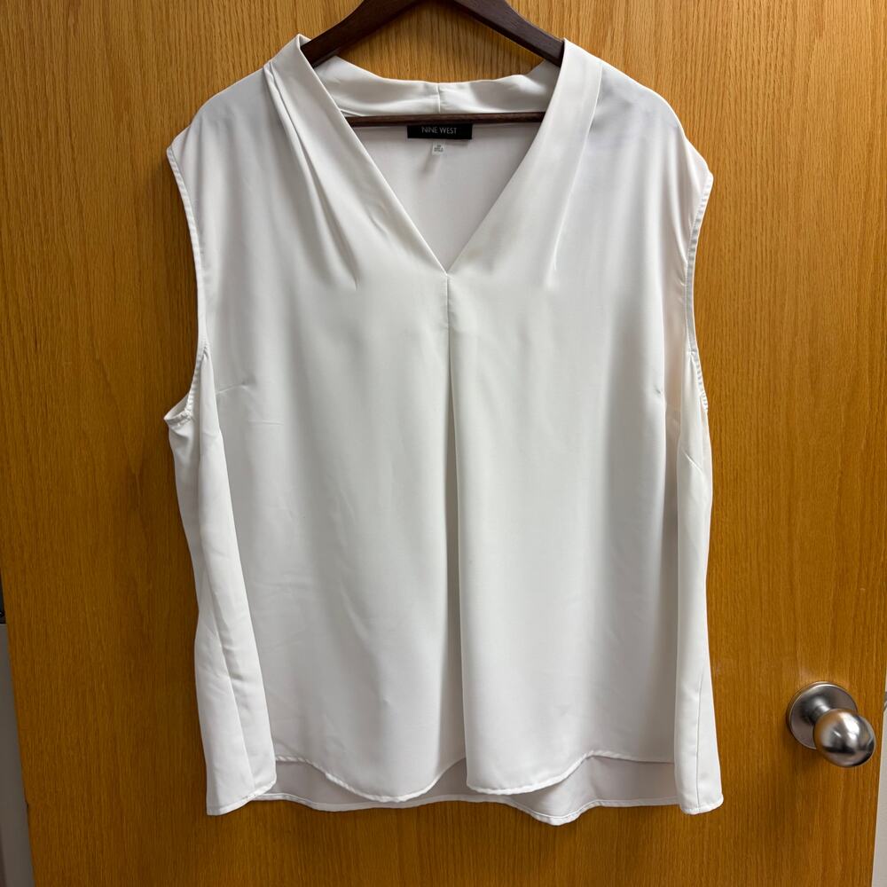 Nine West White Sleeveless V-Neck Pleated Blouse Polished Minimalist Career 3X